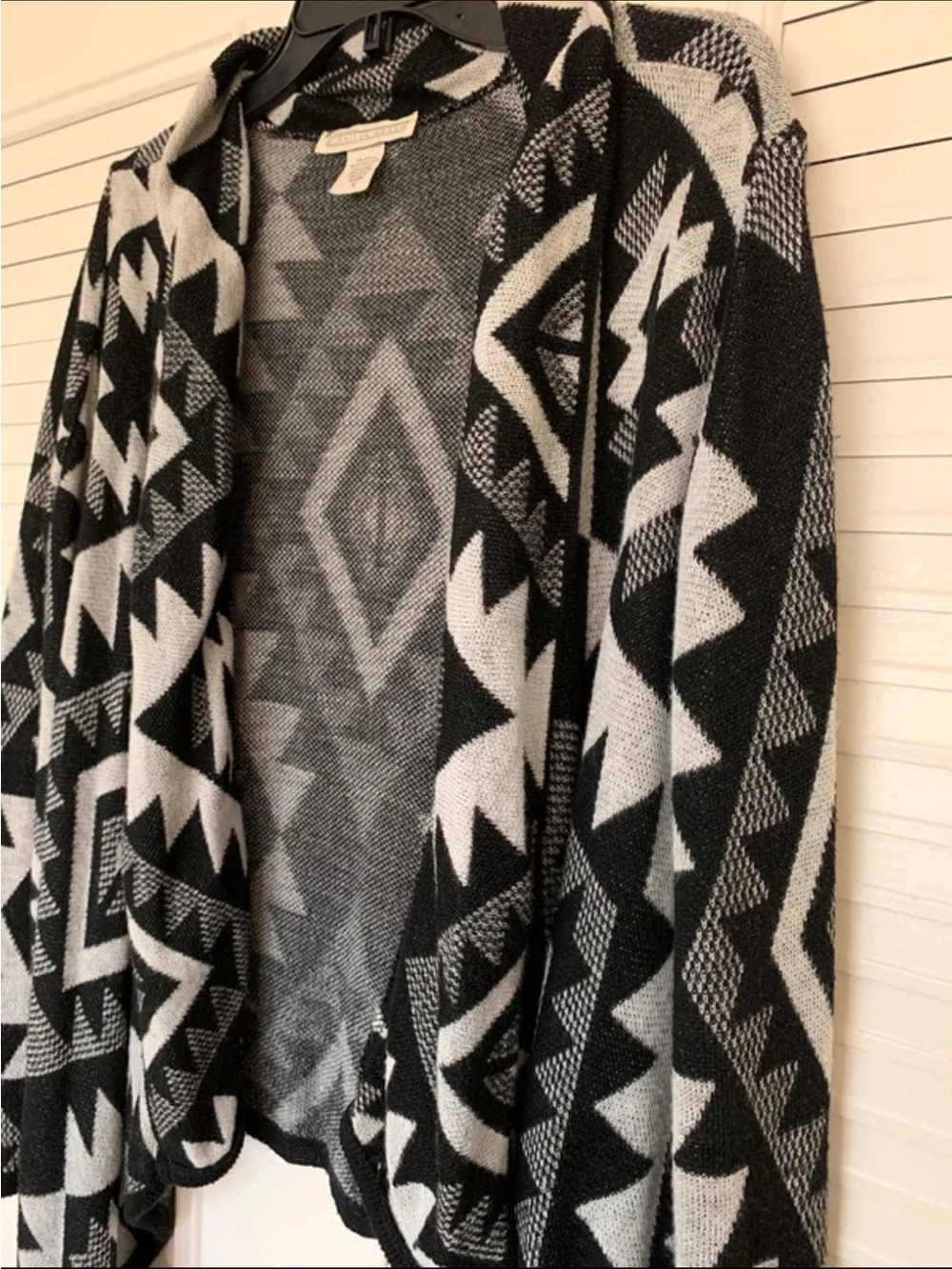 A Knitch Above Black & Gray Aztec Open-Front Women's Cardigan